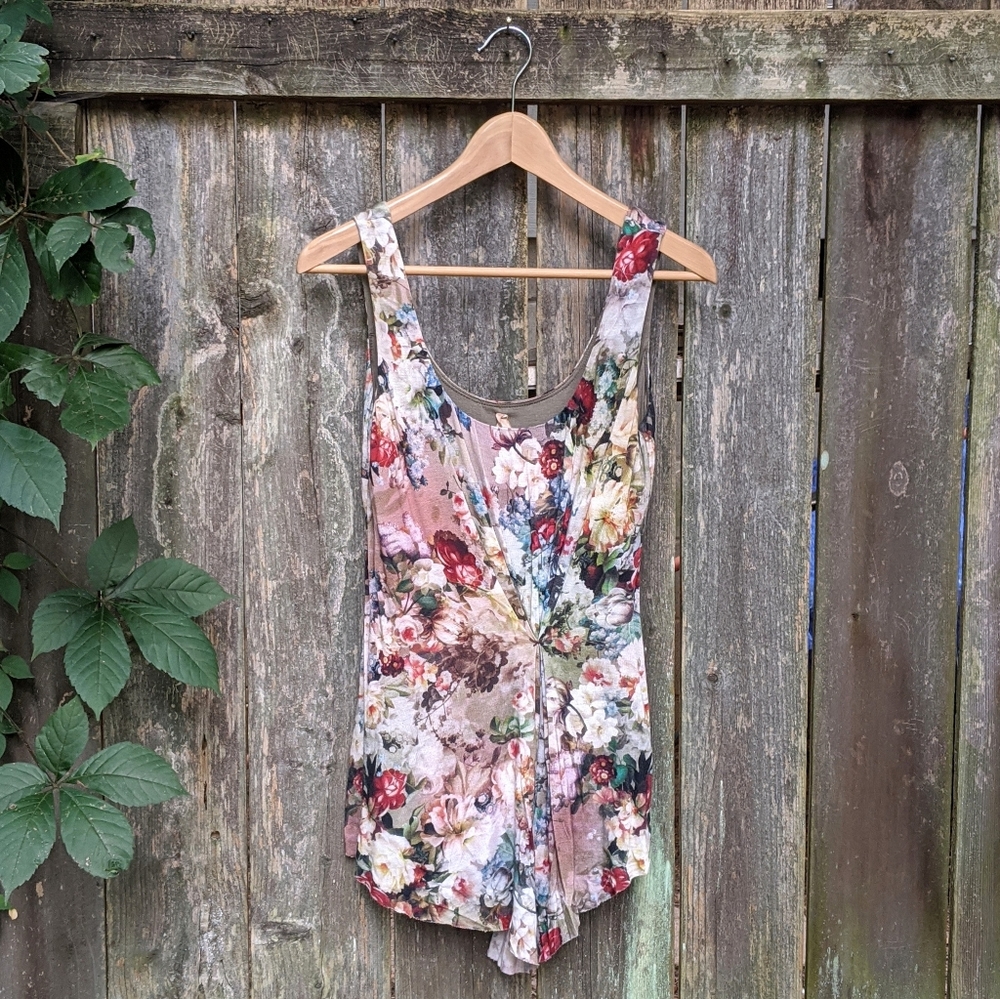 Last chance - donating - Anthropologie floral top